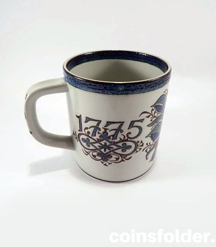 Royal Copenhagen Fajance Collection 1975 Mug