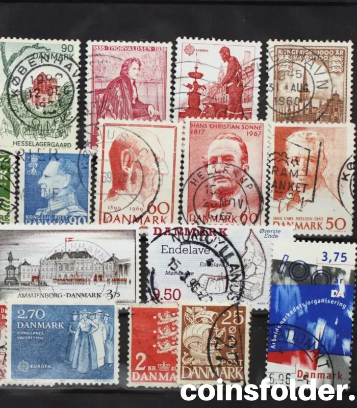 Souvenir Set of 26 Old Mixed Denmark Stamps - Giftcard Packed